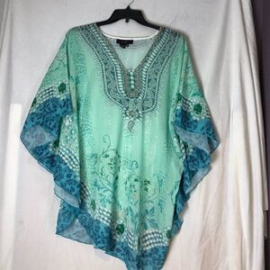 Jennifer Rose NY Beautiful Print Batwing/Poncho Top Rhinestones Detail O/S. C